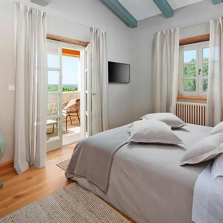 - Cis04100c-o Villa *